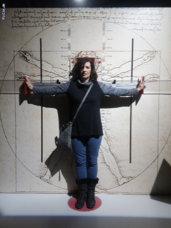 http://www.beruflichesgymnasium.de/pixlie/cache/vs_Phaeno 2017_14 Phaeno. Sonderausstellung. Frau Kellner wird vermessen. Foto KALM.jpg